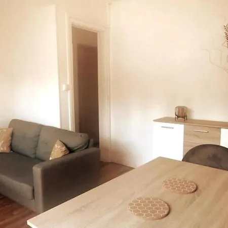 Apartman Pleasant Private Parking Space