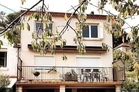 Pleasant Private Parking Space Apartman